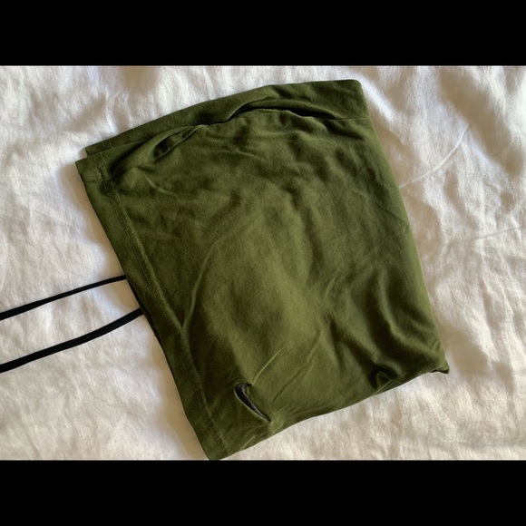 3 pack Nike basketball shorts. 2 sized M and one L - Picture 8 of 8